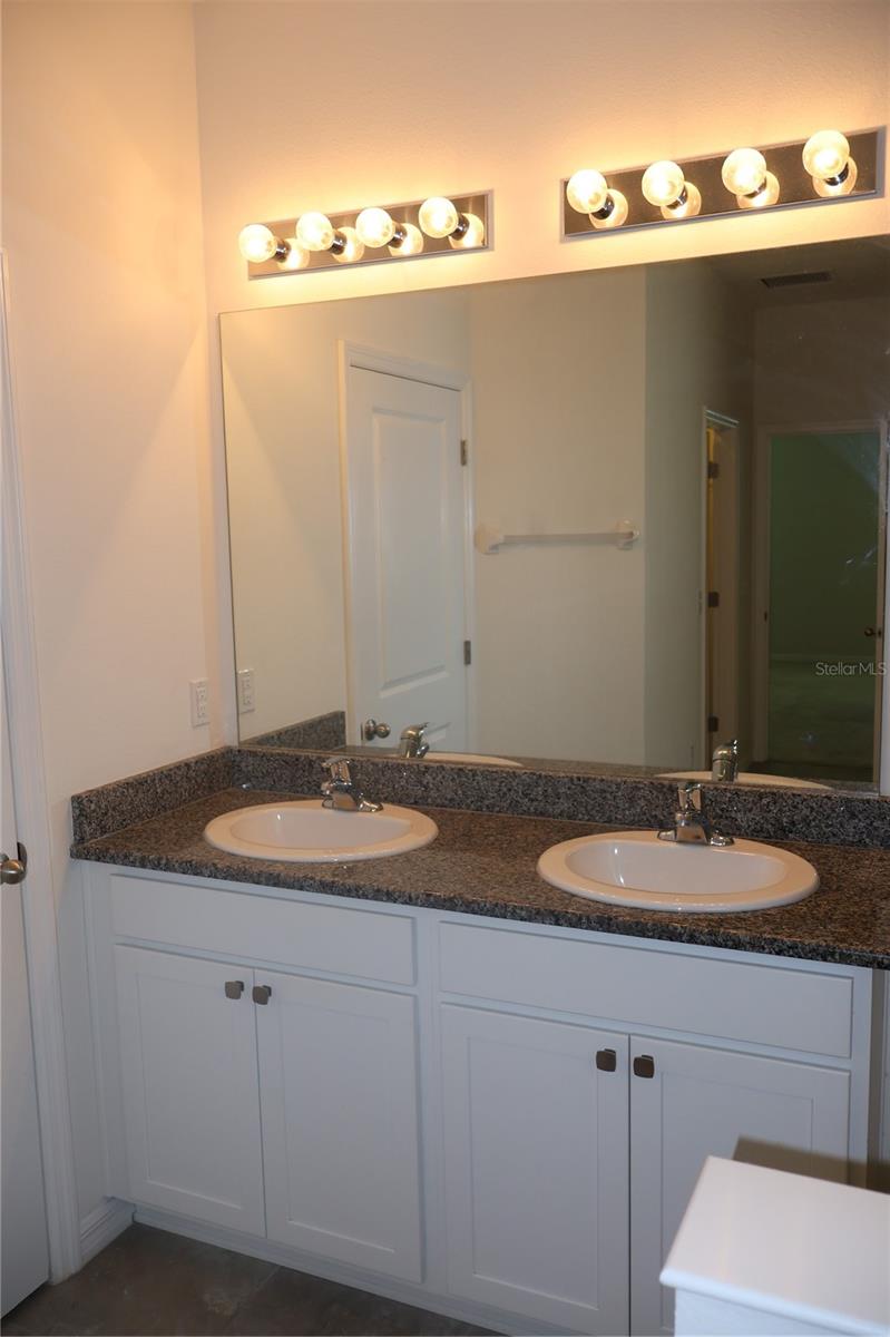 Image 18 of 40 For 5033 56th Street