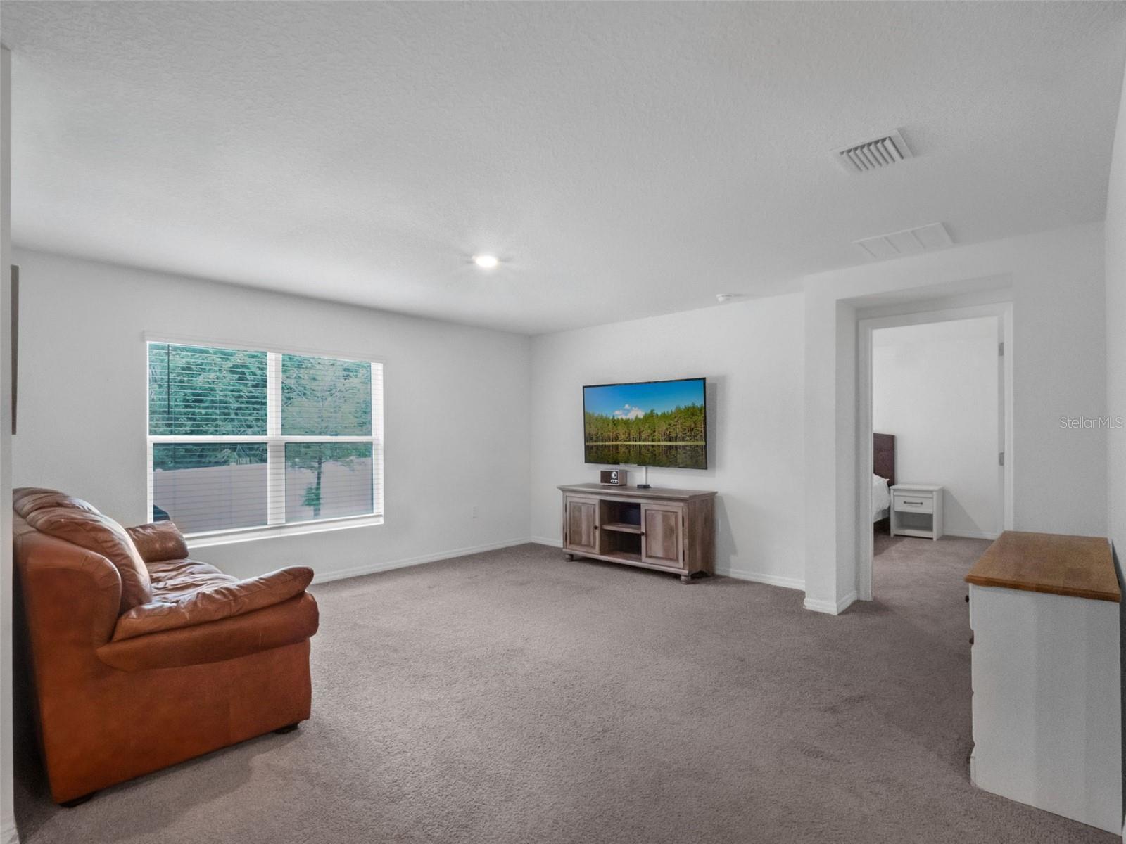 Image 11 of 33 For 6545 4th Lane