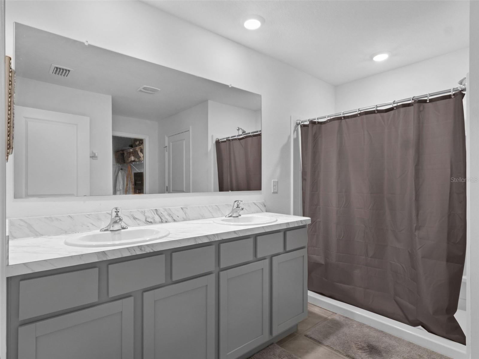 Image 16 of 33 For 6545 4th Lane