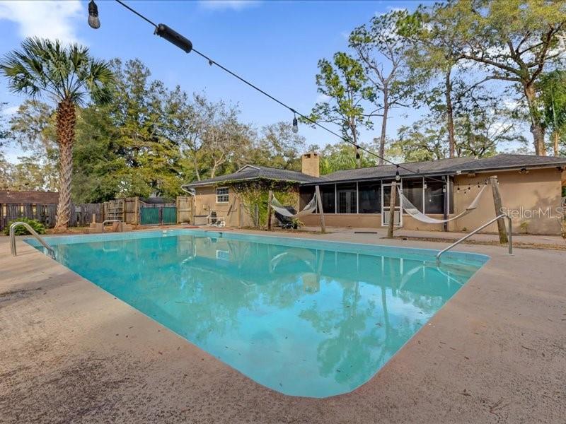 Listing photo id 7 for 126 41st Avenue