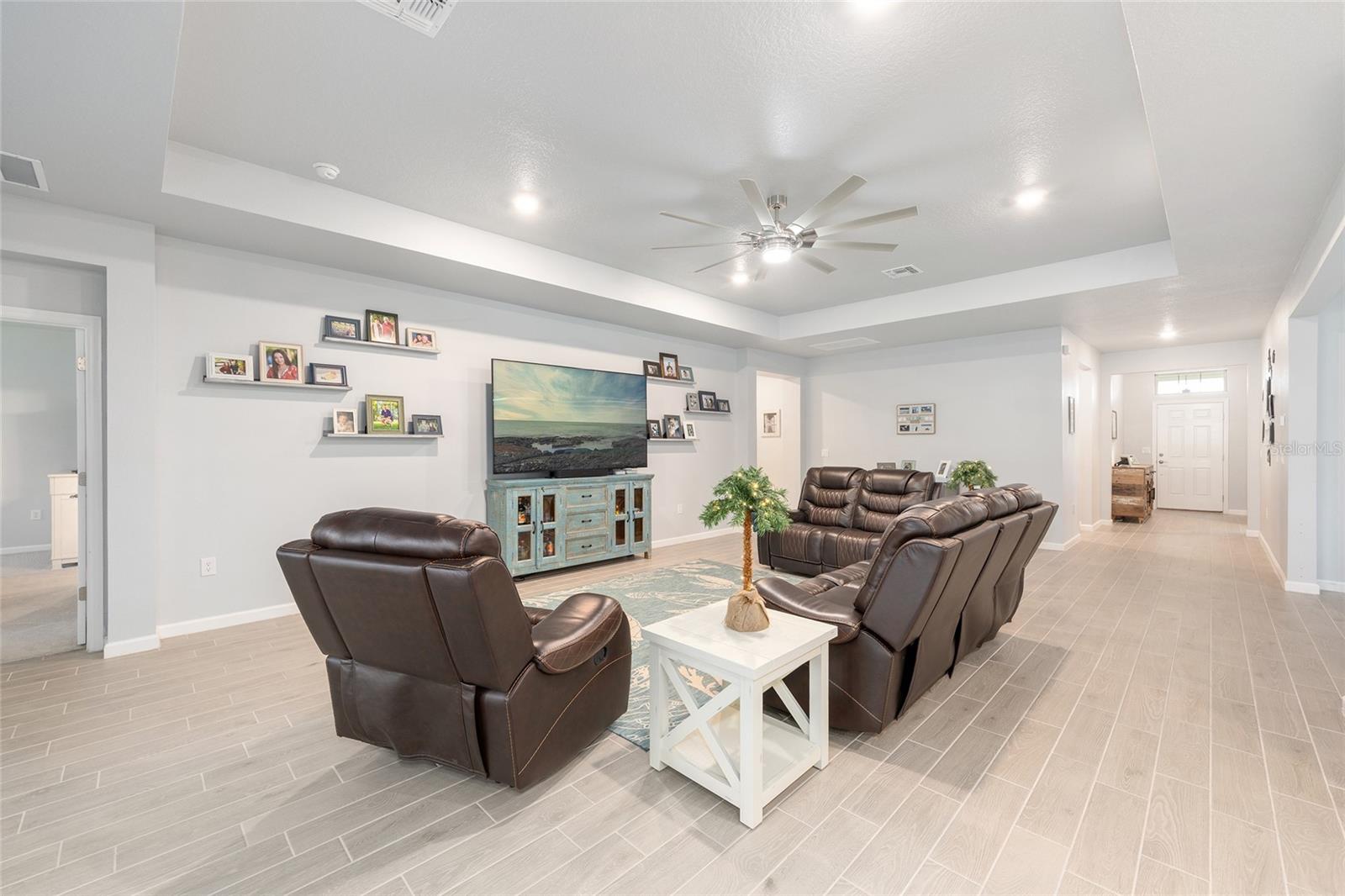 Listing photo id 10 for 7834 194th Court