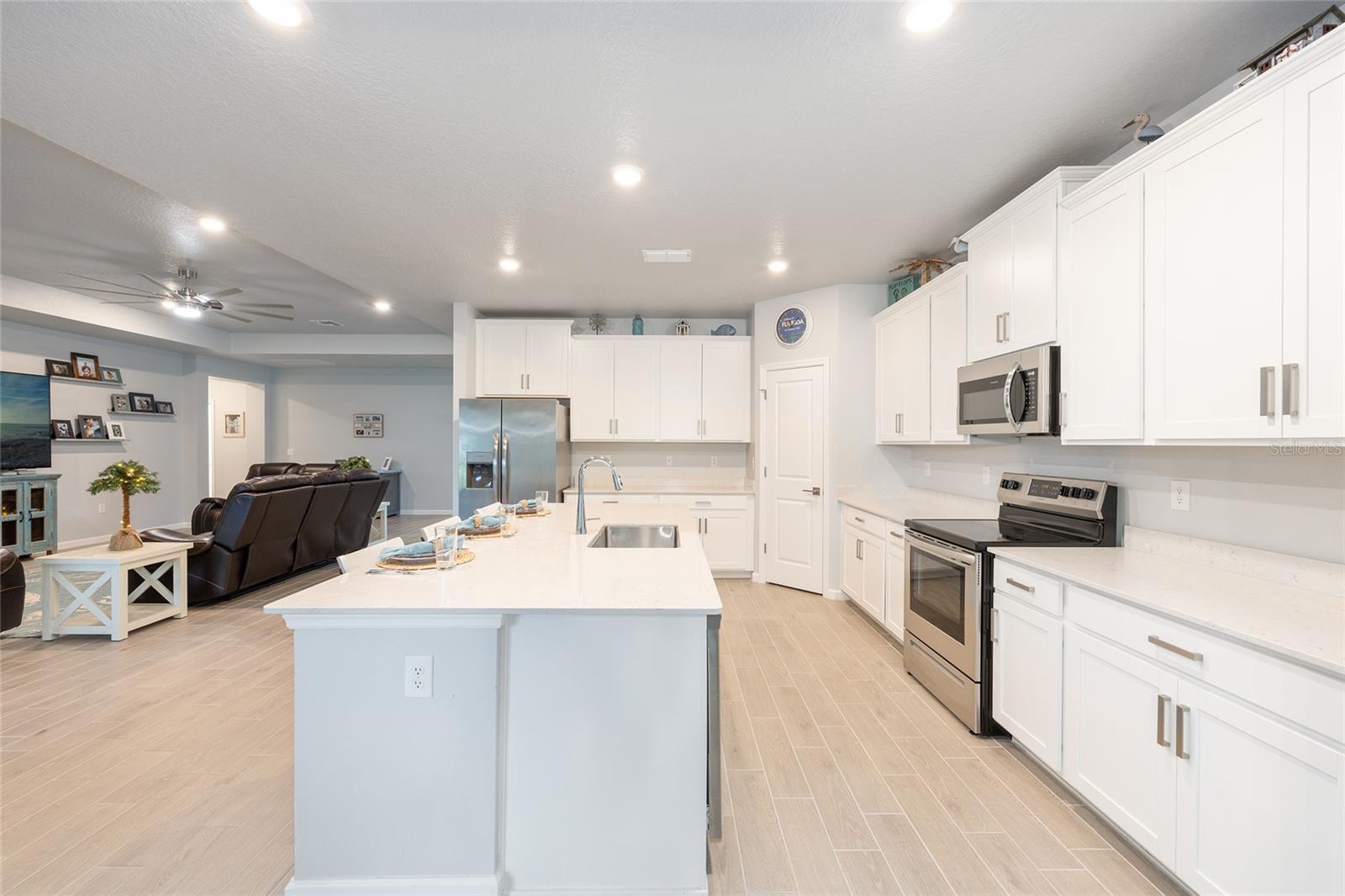 Listing photo id 14 for 7834 194th Court