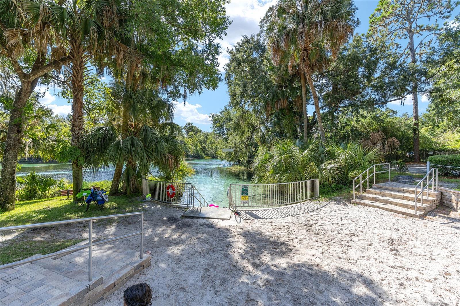 Listing photo id 0 for 7834 194th Court