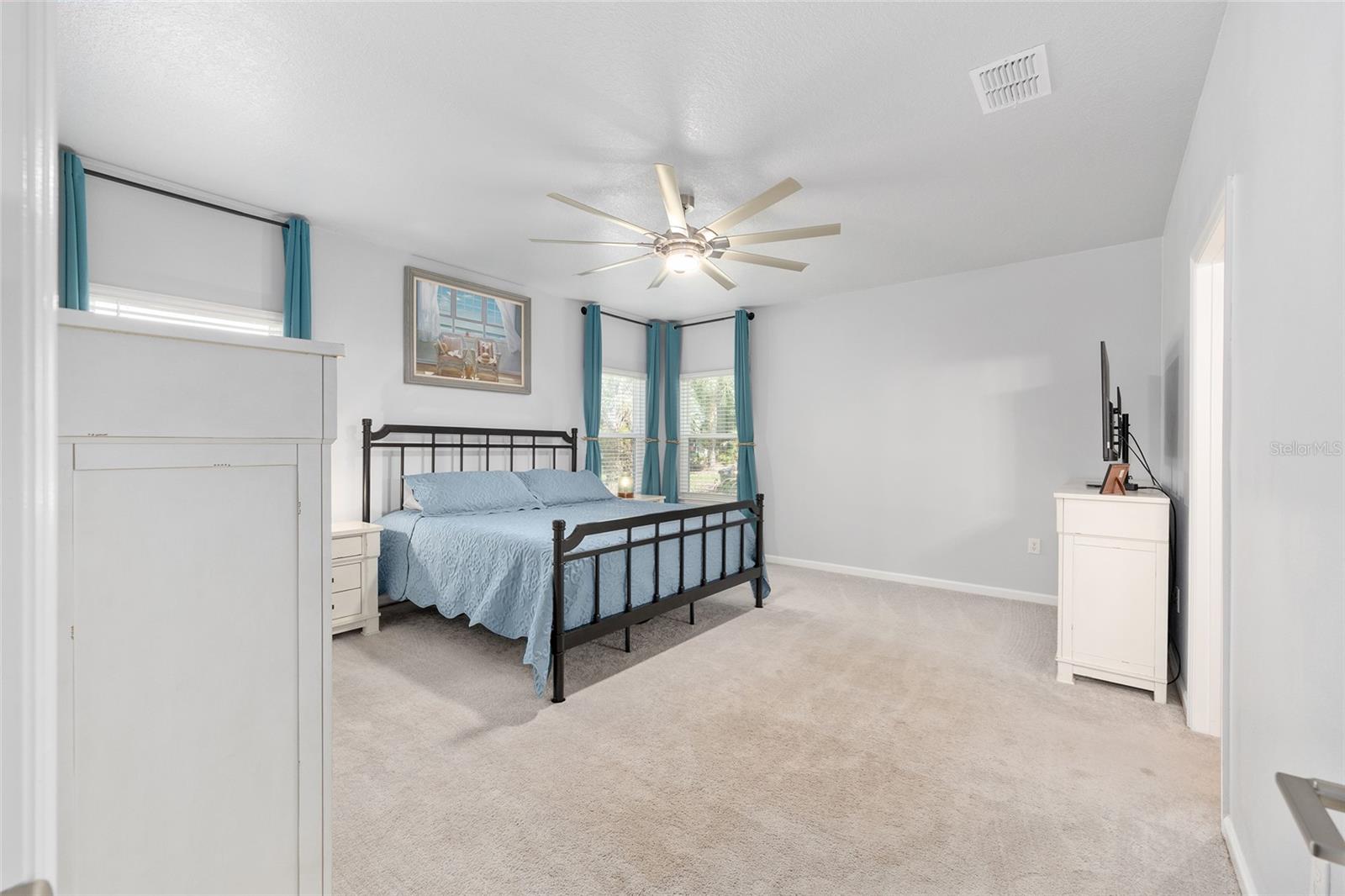 Listing photo id 18 for 7834 194th Court