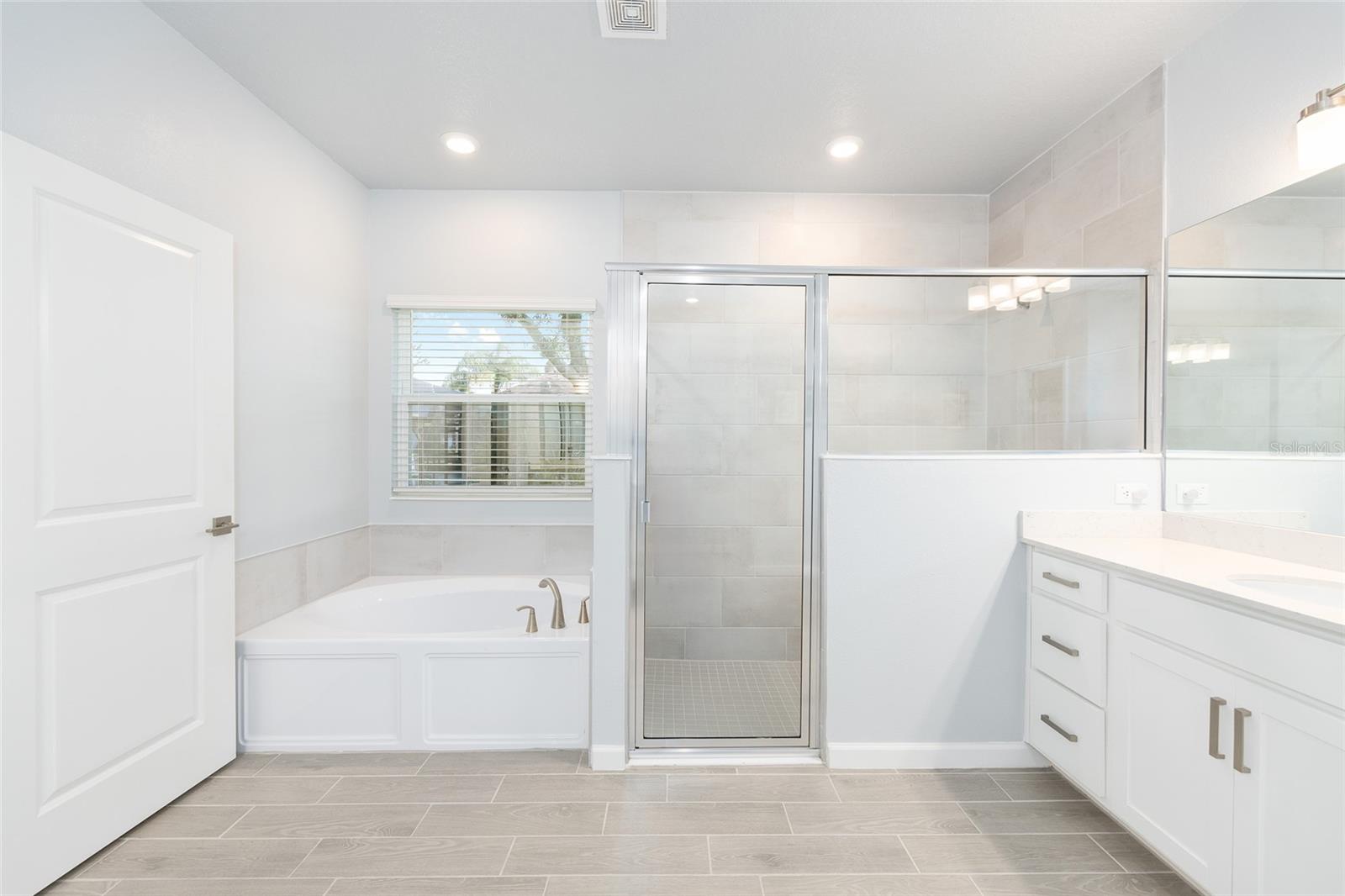Listing photo id 23 for 7834 194th Court