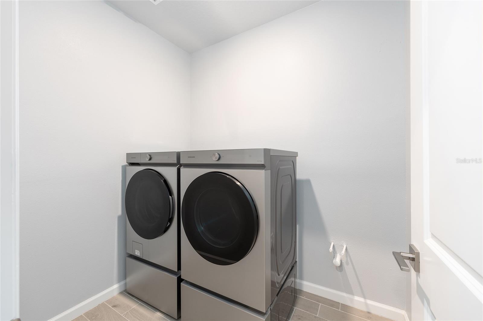 Listing photo id 35 for 7834 194th Court