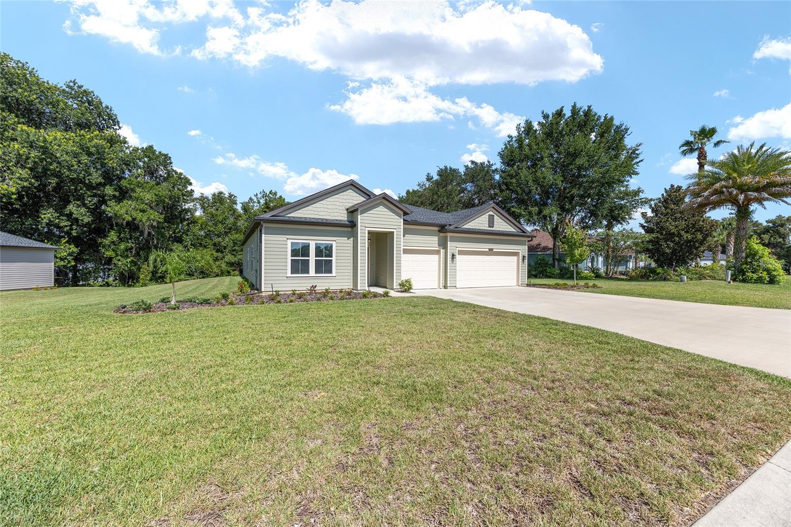 Listing photo id 3 for 7834 194th Court