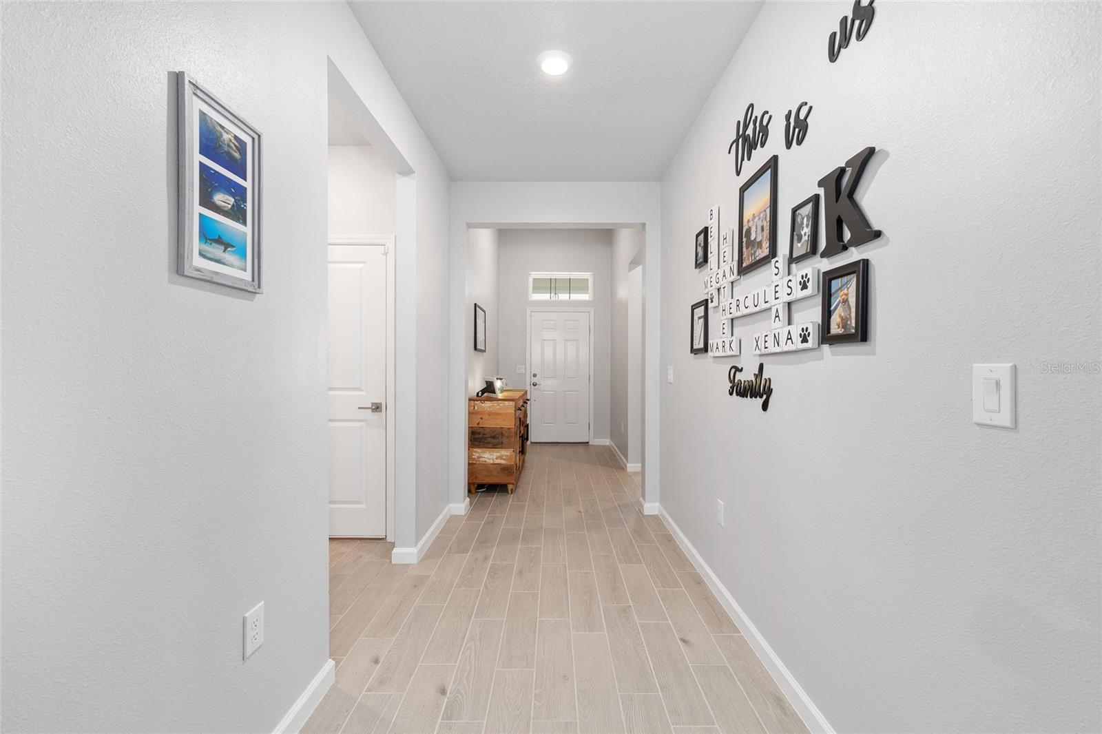 Listing photo id 6 for 7834 194th Court