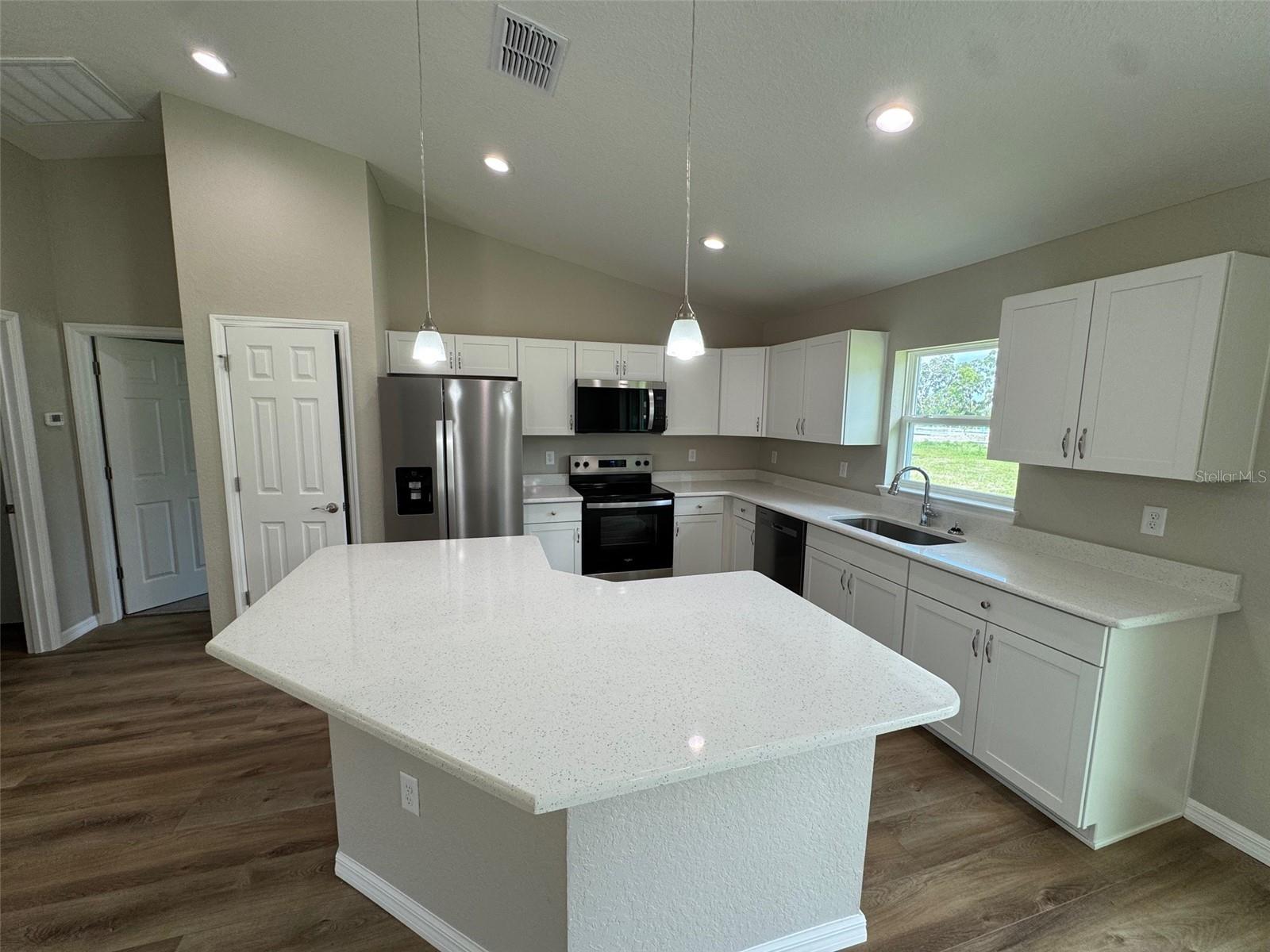 Image 3 of 25 For 17617 112th Lane