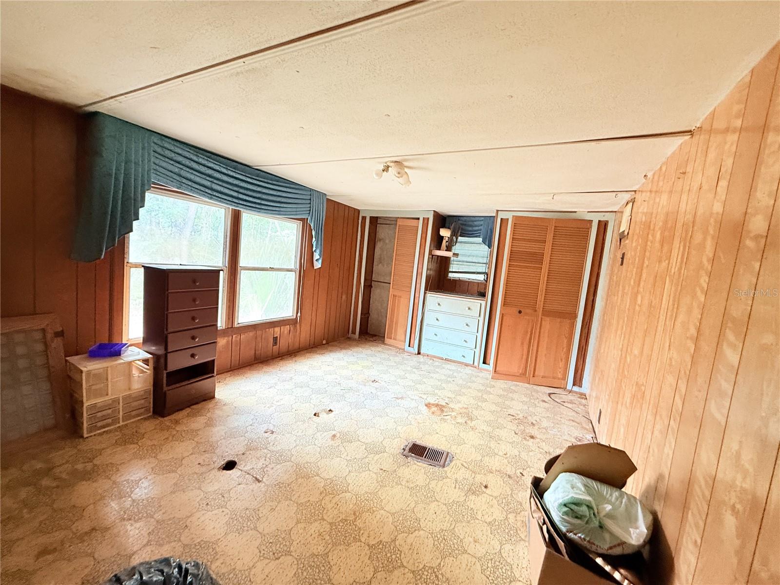 Image 16 of 31 For 3433 115th Street