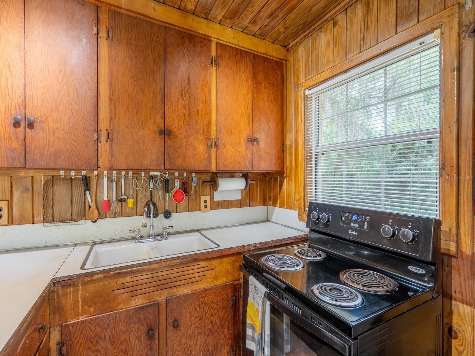 Image 11 of 37 For 13668 226th Avenue Road