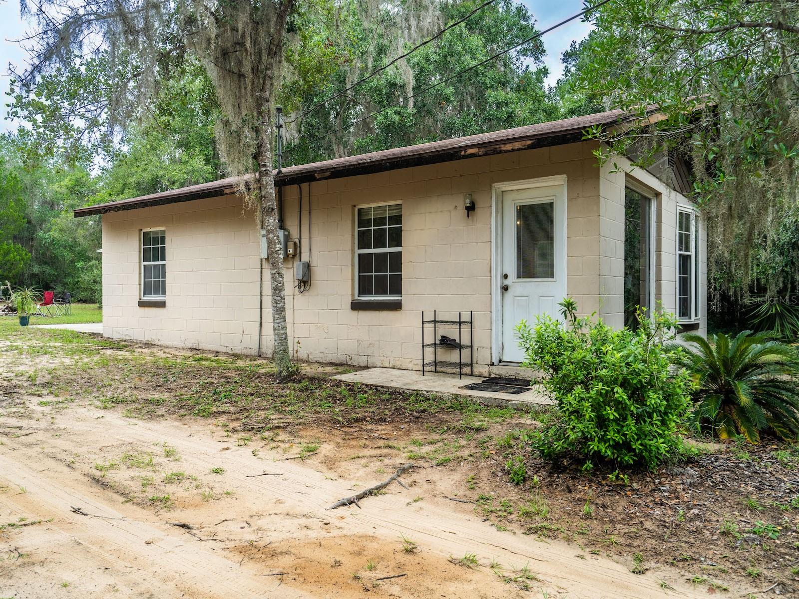 Image 18 of 37 For 13668 226th Avenue Road