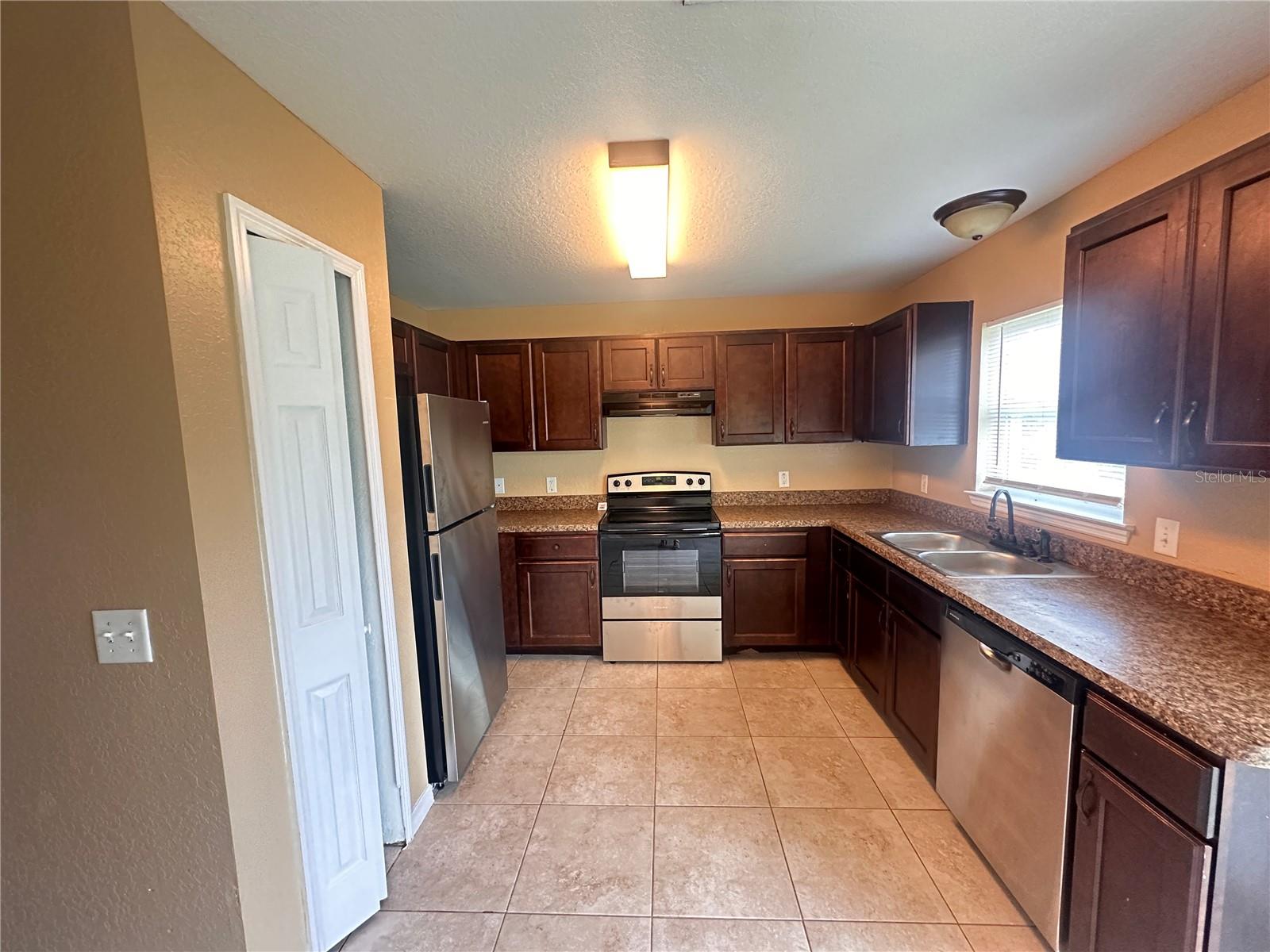 Image 3 of 10 For 489 Marion Oaks Boulevard