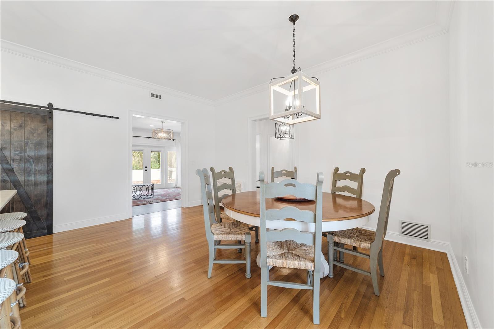 Image 12 of 76 For 1318 8th Street