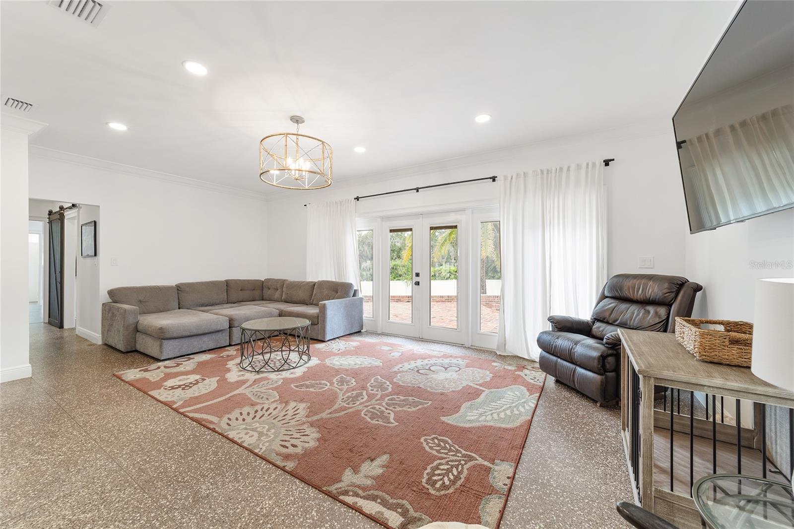 Image 19 of 76 For 1318 8th Street
