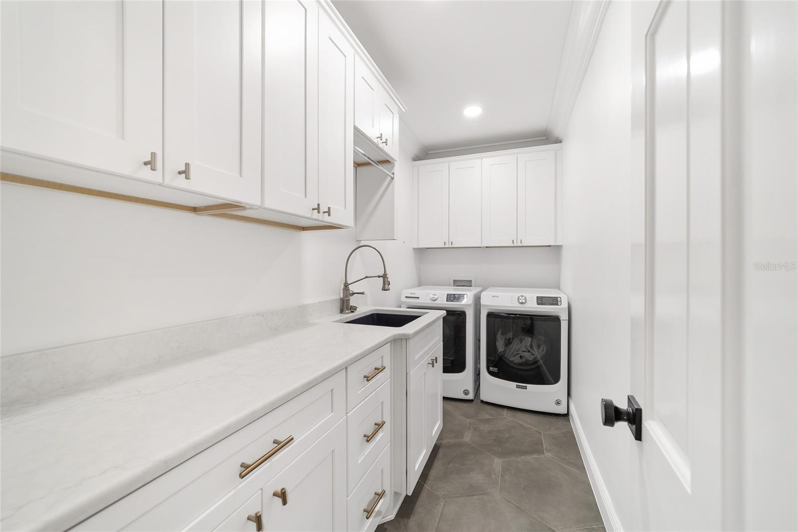 Image 30 of 76 For 1318 8th Street