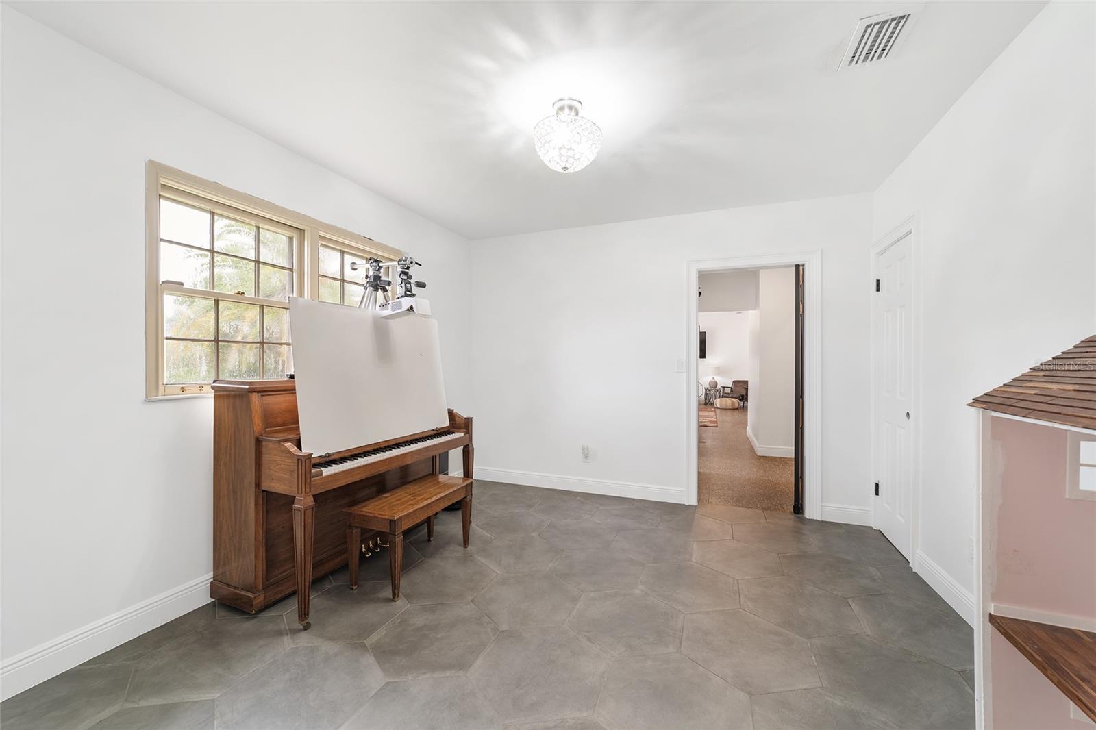 Image 45 of 76 For 1318 8th Street