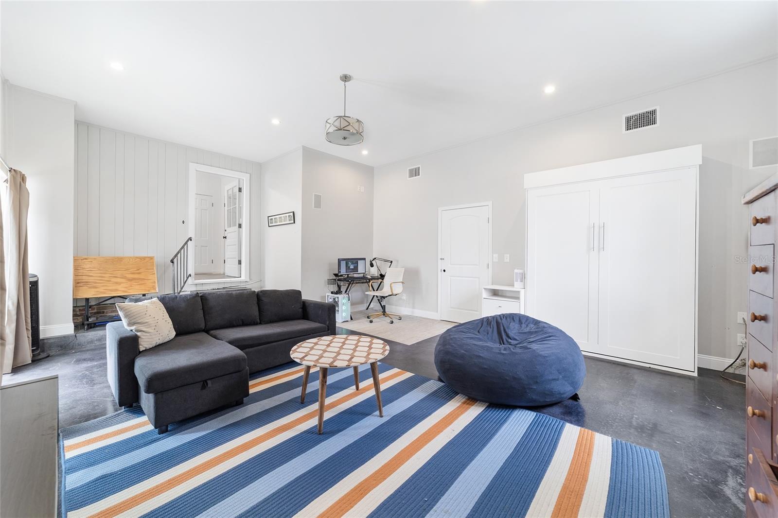 Image 5 of 76 For 1318 8th Street