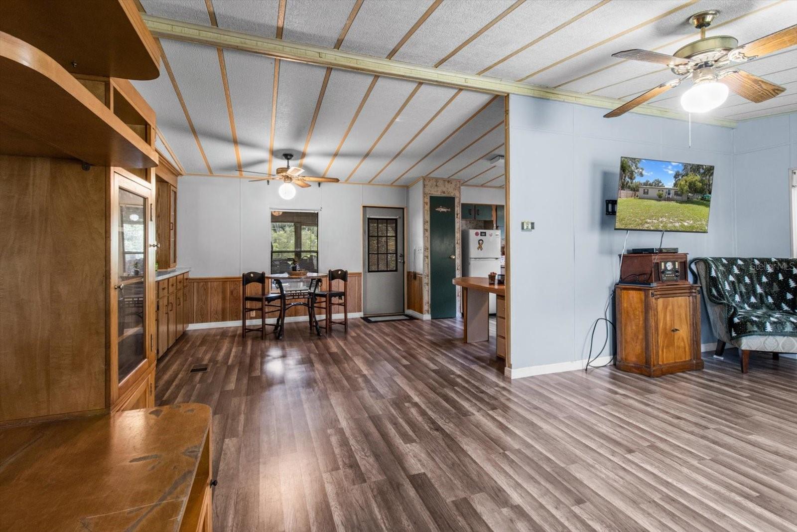 Image 9 of 41 For 11770 Warmouth Court