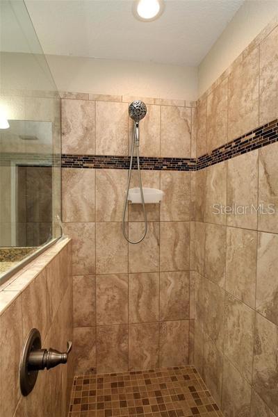 Image 21 of 28 For 16352 83rd Avenue