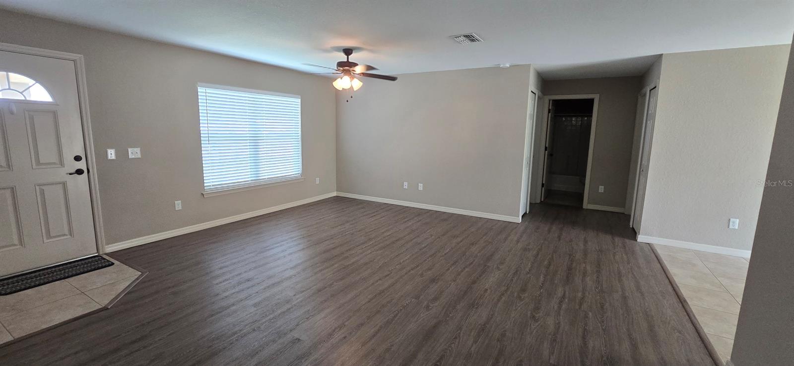 Listing photo id 1 for 2228 156 Loop