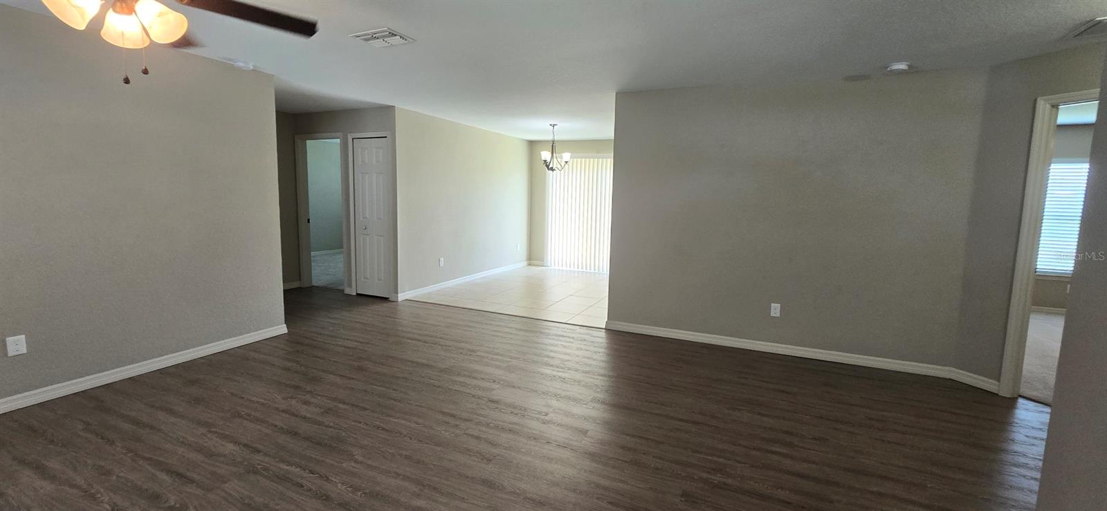Listing photo id 4 for 2228 156 Loop