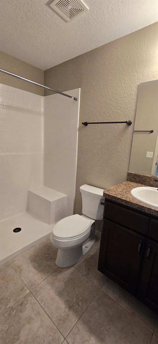 Listing photo id 6 for 2228 156 Loop
