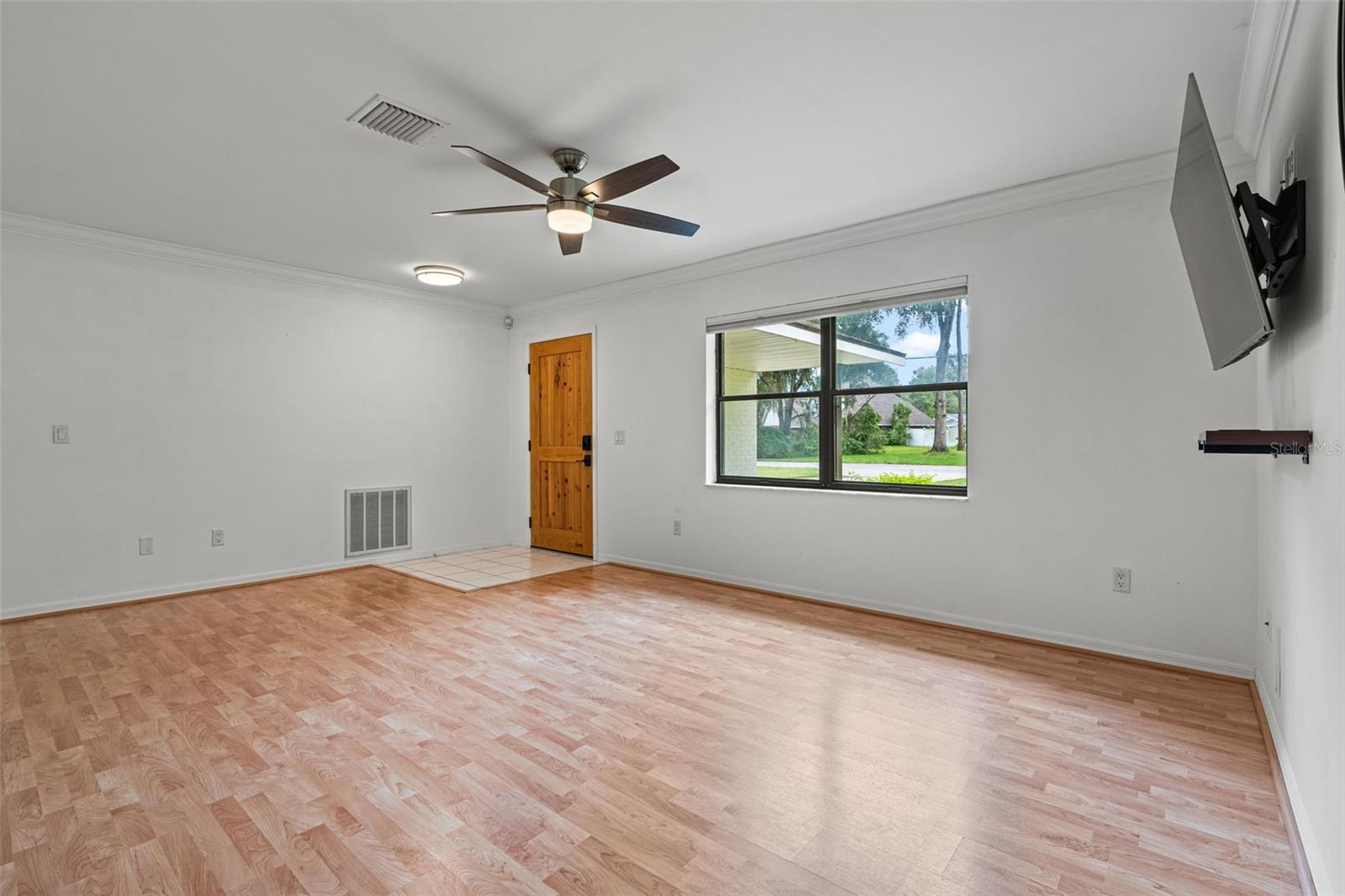 Image 10 of 53 For 8456 Henderson Trail