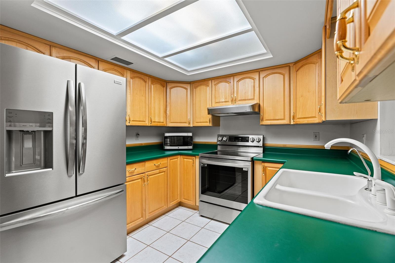Image 14 of 53 For 8456 Henderson Trail