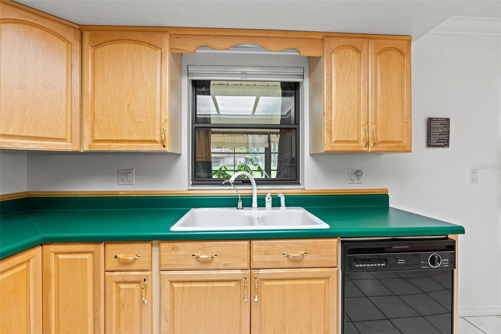 Image 15 of 53 For 8456 Henderson Trail
