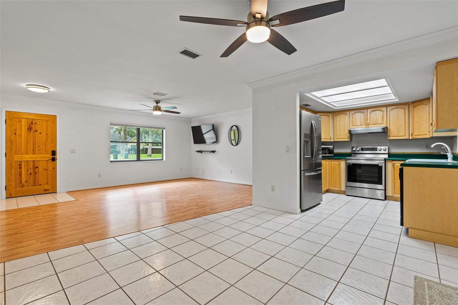 Image 19 of 53 For 8456 Henderson Trail
