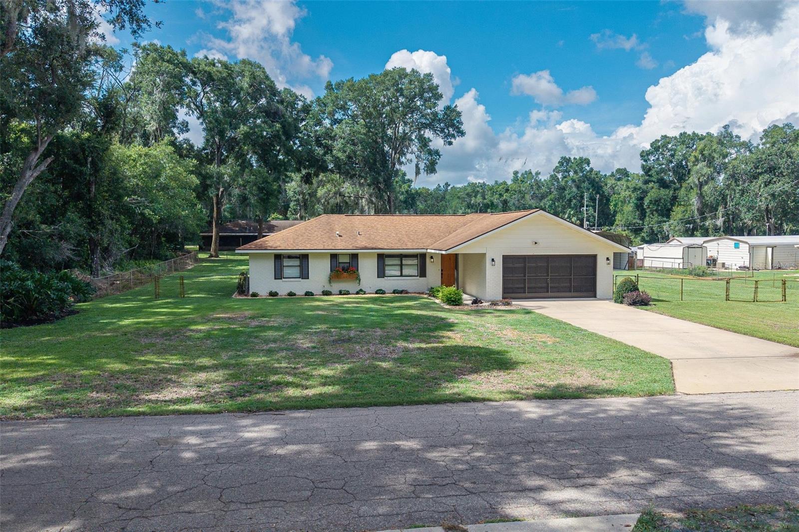 Image 39 of 53 For 8456 Henderson Trail