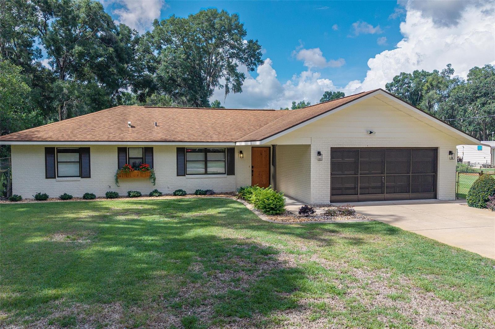 Image 42 of 53 For 8456 Henderson Trail