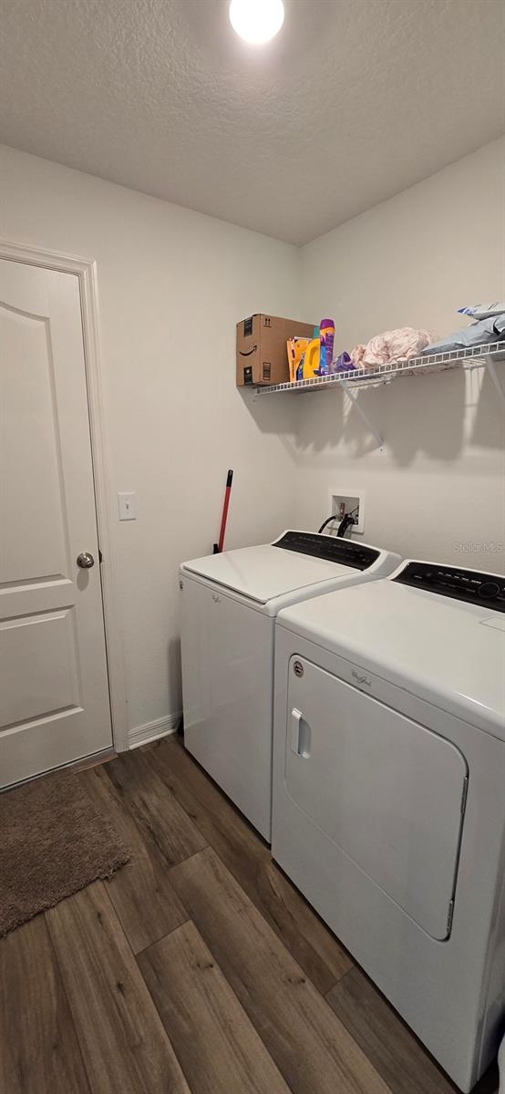 Listing photo id 10 for 13039 35th Circle