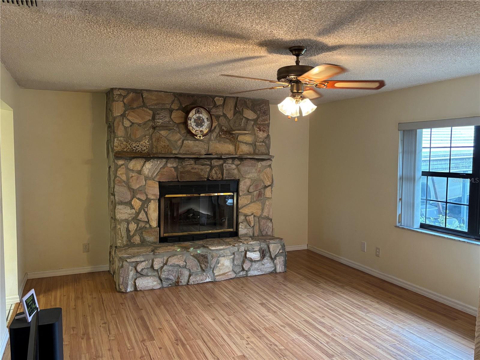 Image 31 of 38 For 17601 10th Street