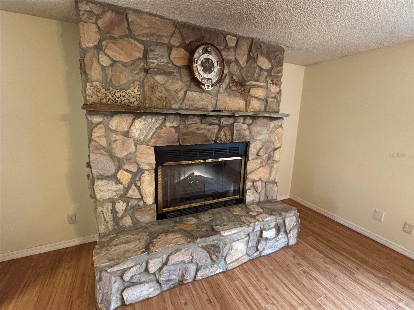 Image 32 of 38 For 17601 10th Street