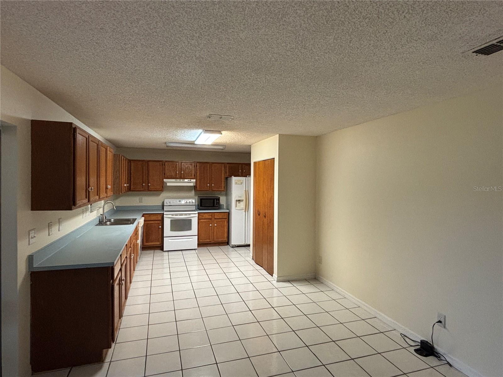 Image 37 of 38 For 17601 10th Street