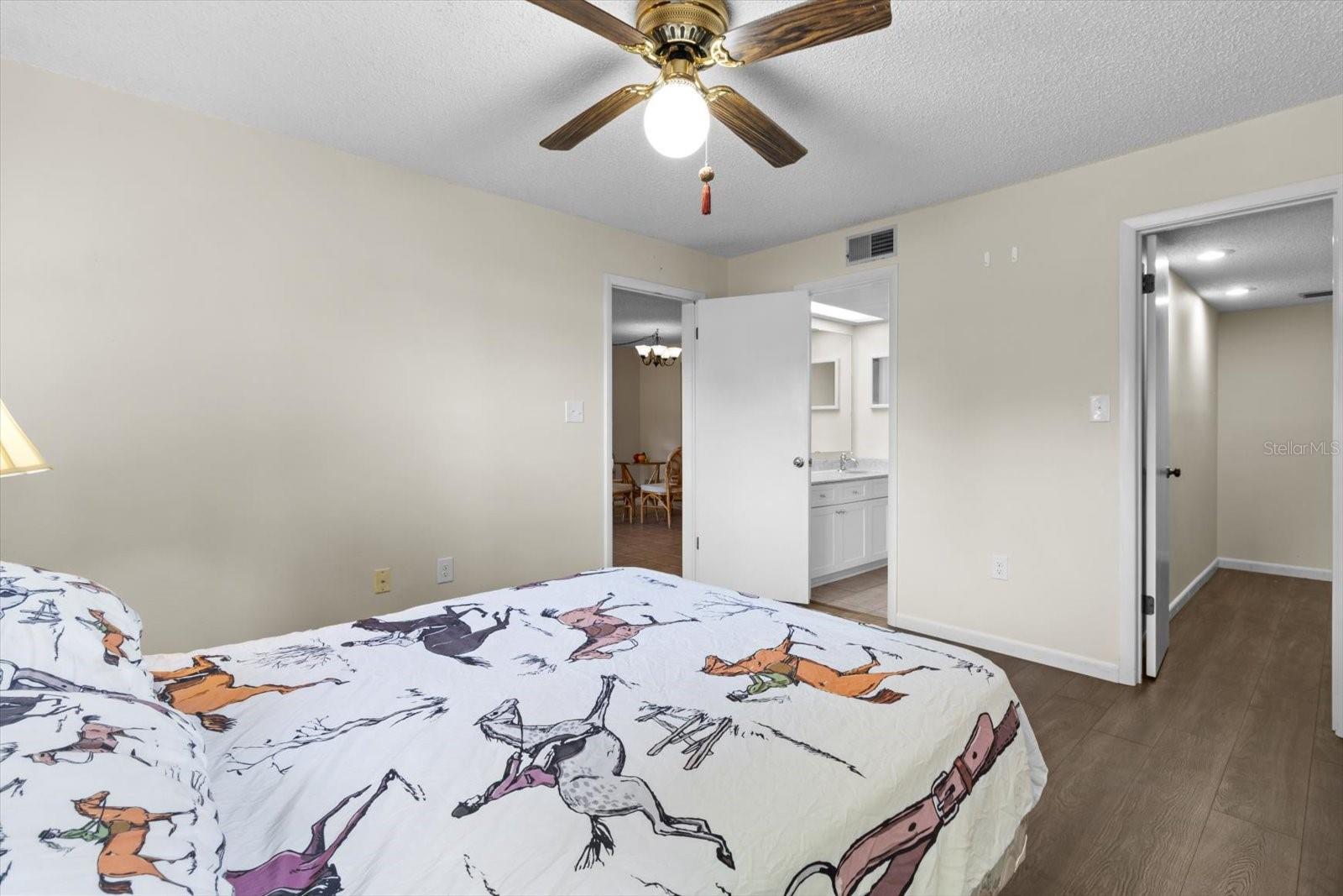 Image 17 of 31 For 2851 32nd Avenue B6