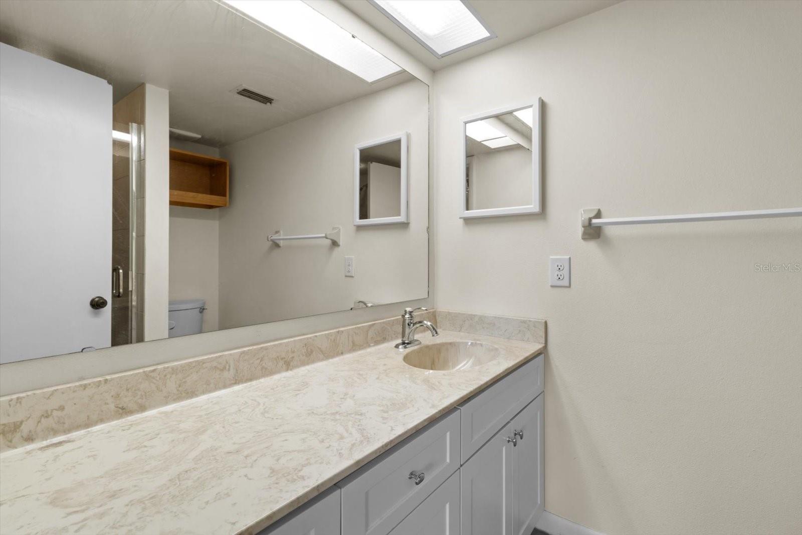 Image 19 of 31 For 2851 32nd Avenue B6