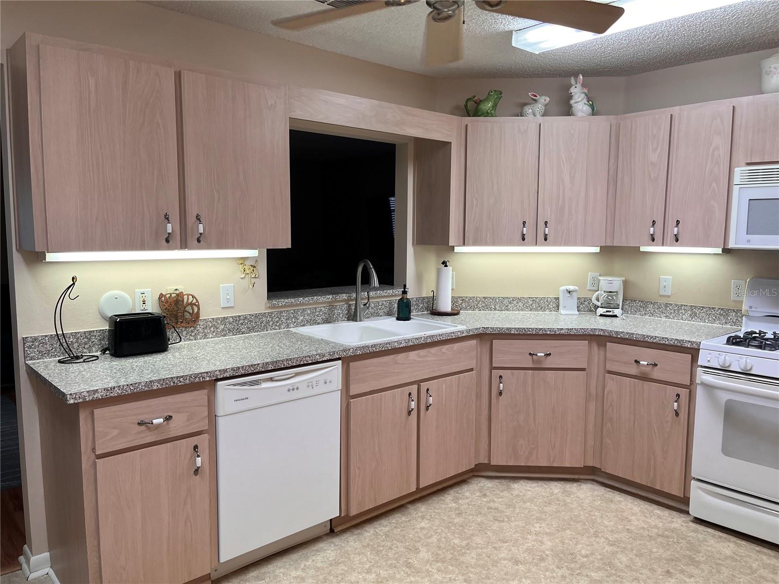 Image 10 of 50 For 9734 96th Street