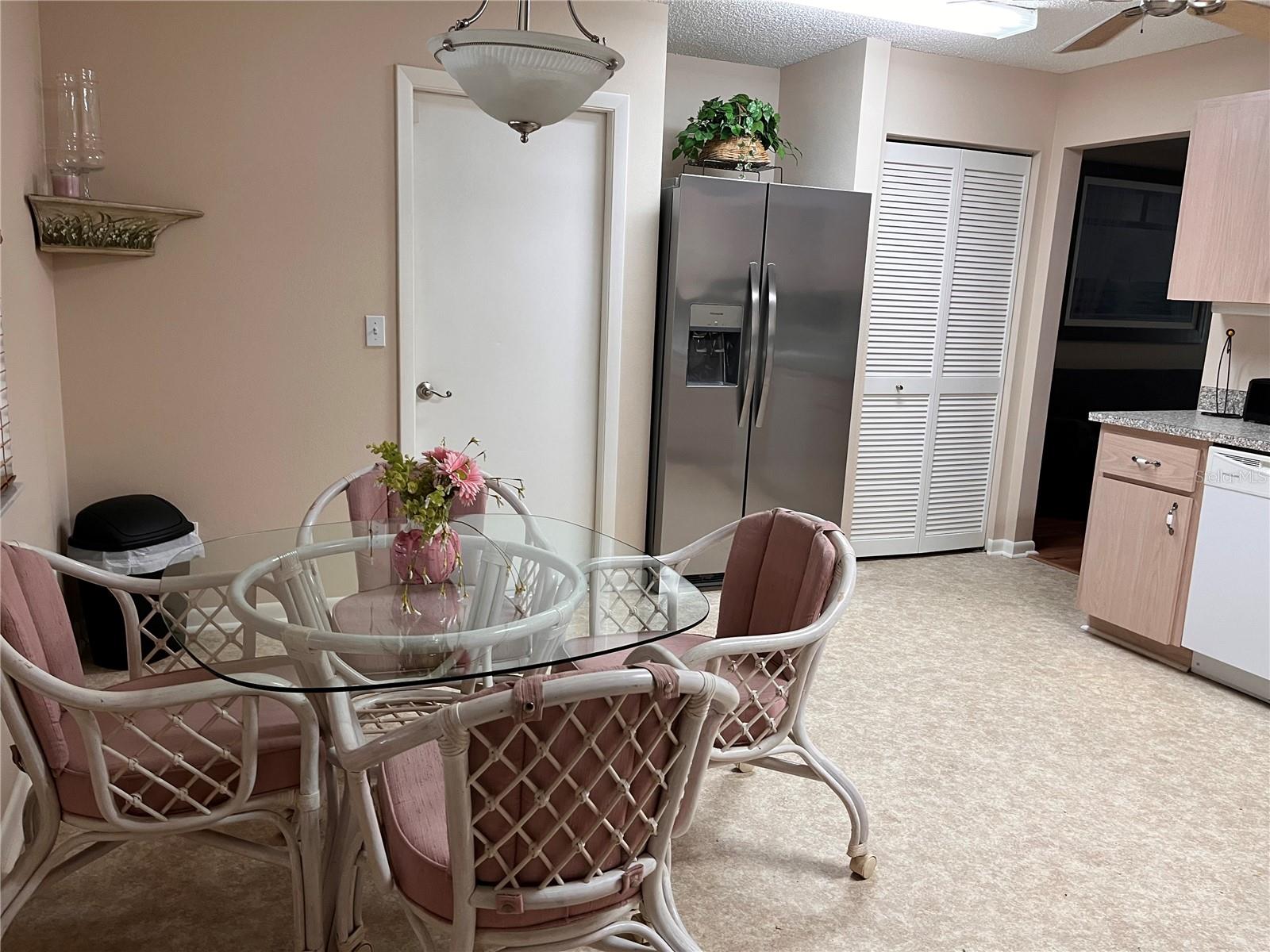 Image 6 of 50 For 9734 96th Street