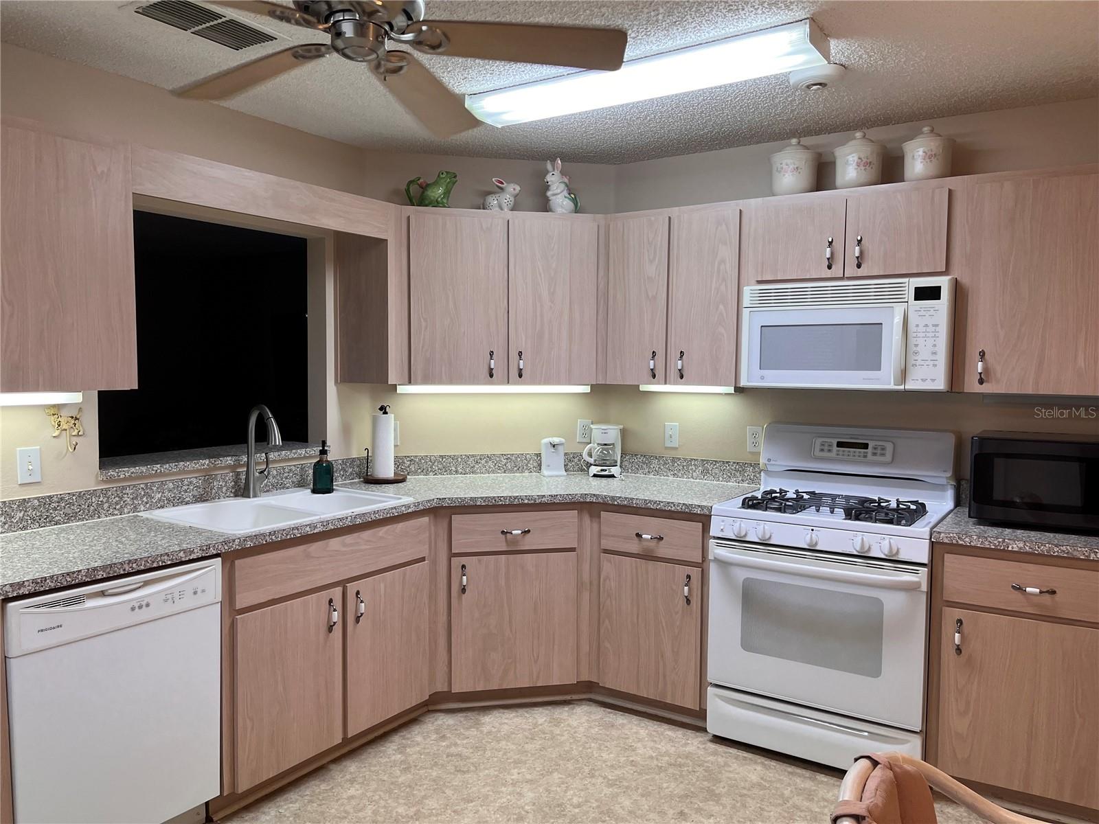 Image 9 of 50 For 9734 96th Street