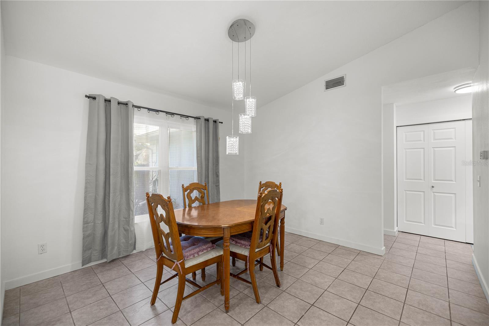 Image 10 of 31 For 15211 35th Avenue Road
