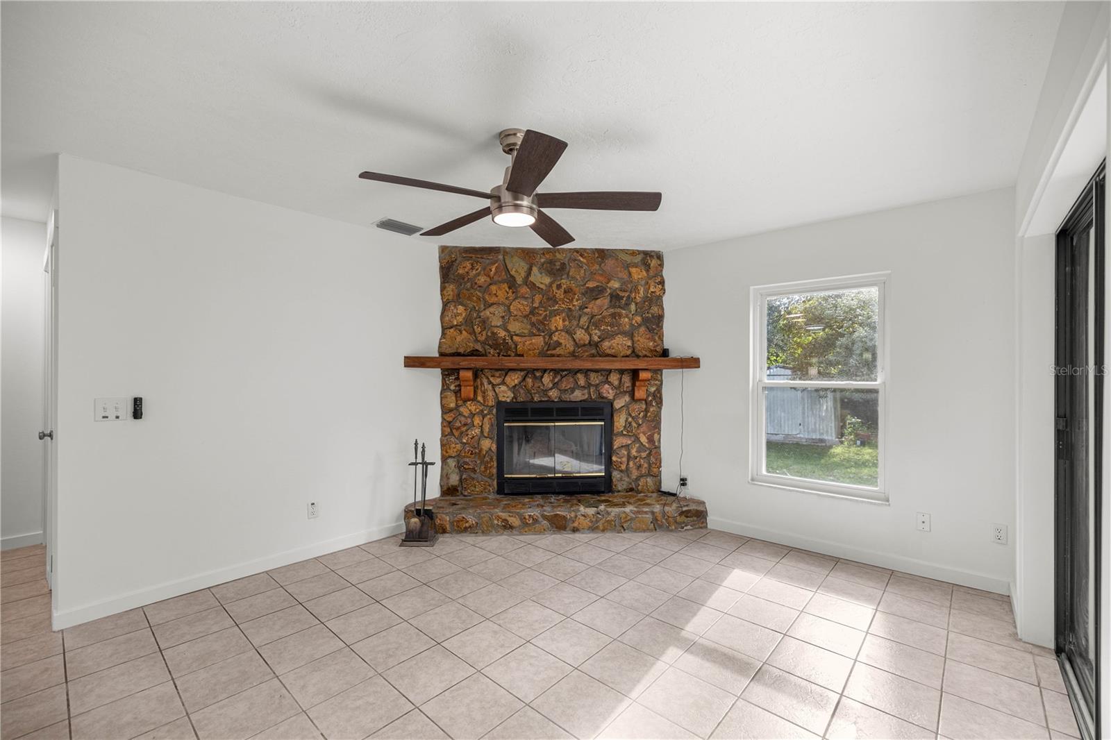 Image 13 of 31 For 15211 35th Avenue Road