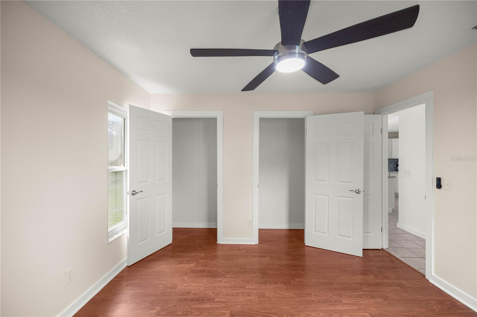 Image 22 of 31 For 15211 35th Avenue Road