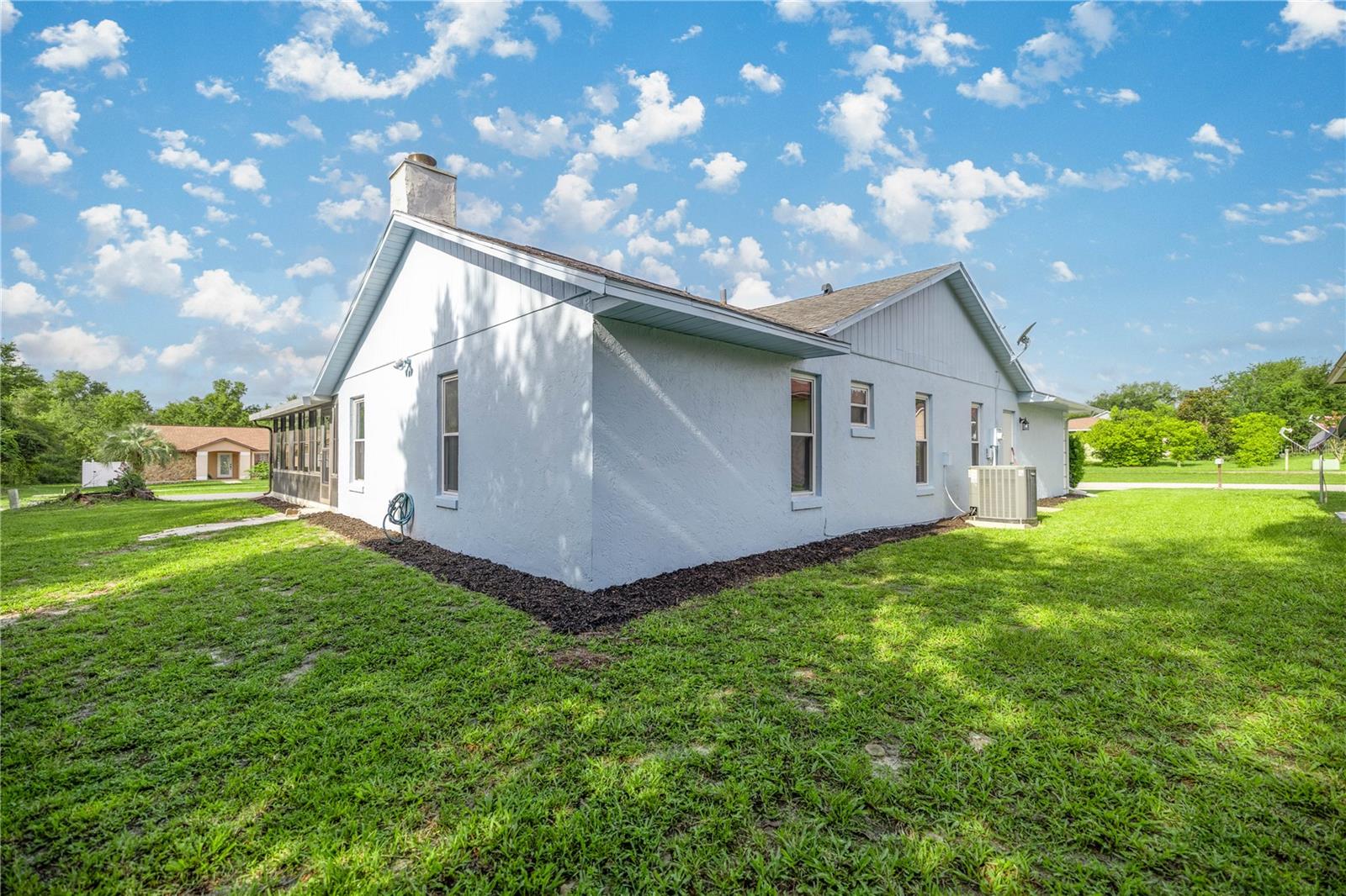 Image 4 of 31 For 15211 35th Avenue Road