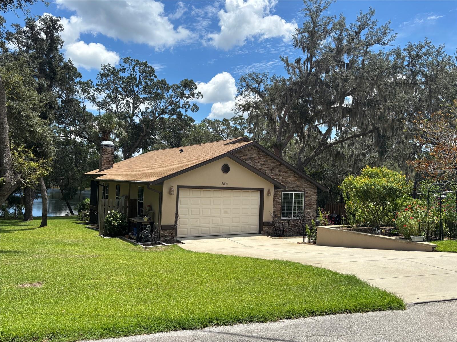 Details for 5891 166th Court, OCKLAWAHA, FL 32179