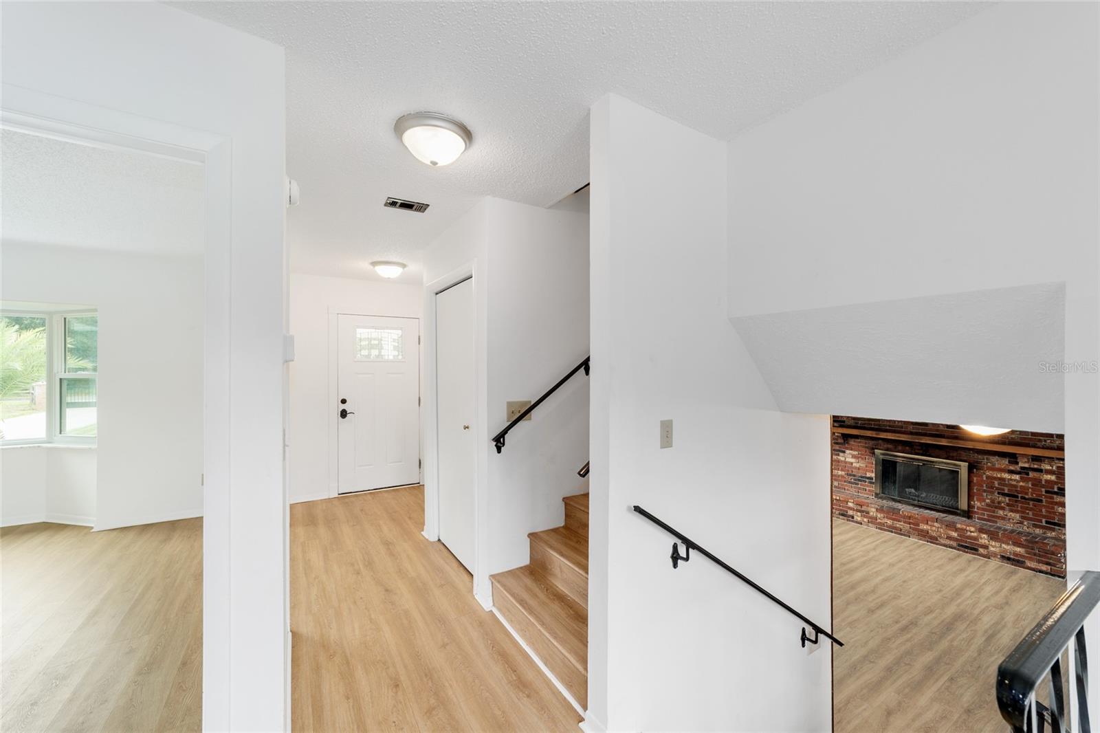 Image 15 of 72 For 13660 80th Avenue