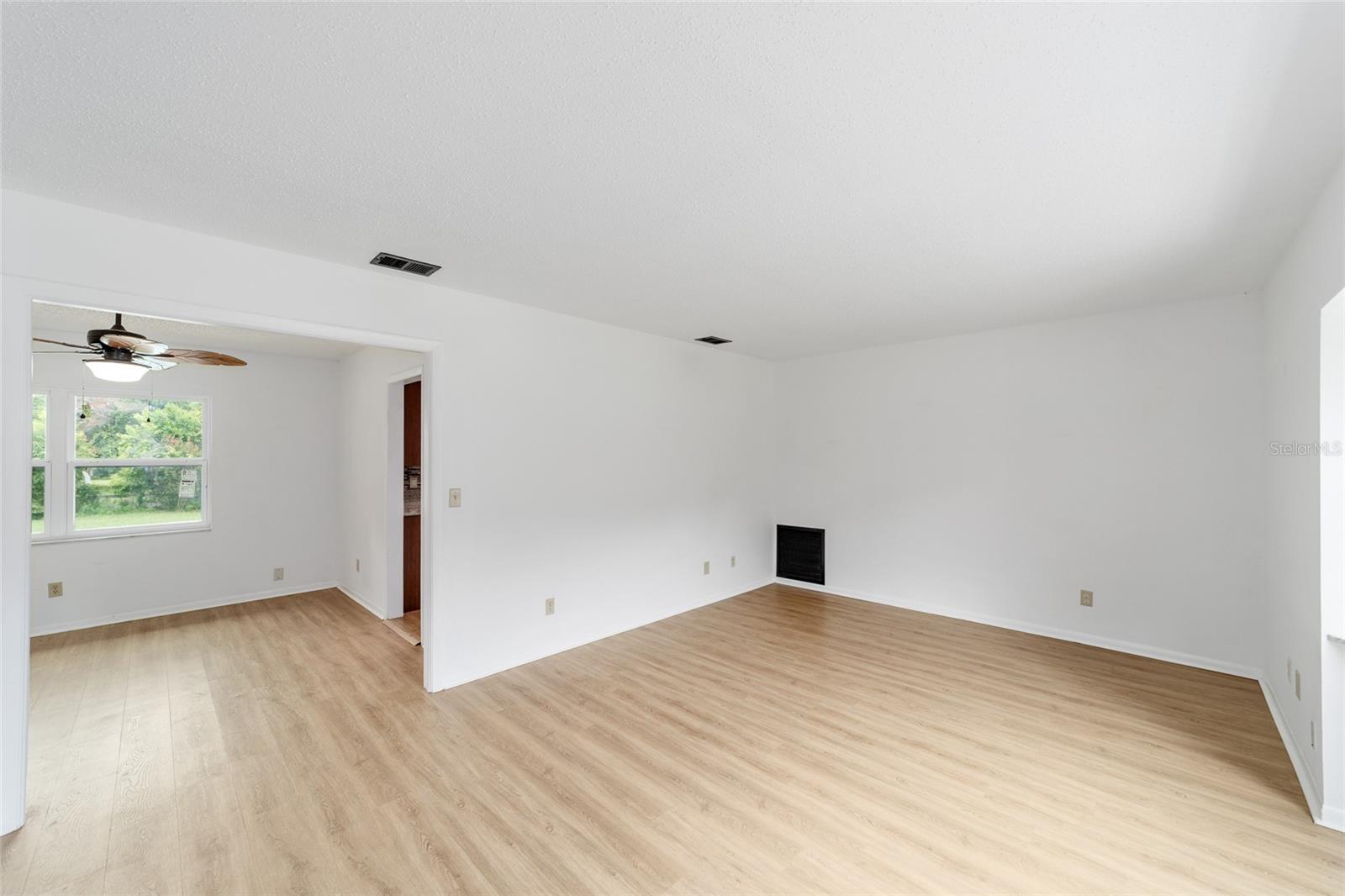 Image 17 of 72 For 13660 80th Avenue