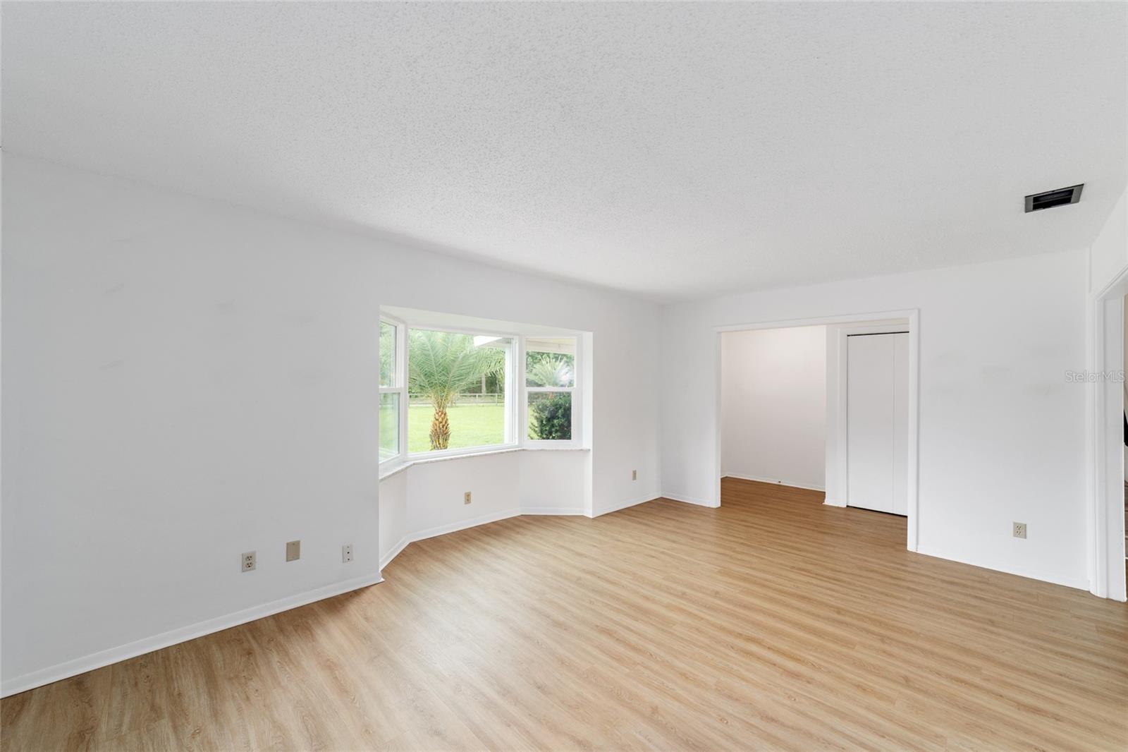 Image 18 of 72 For 13660 80th Avenue